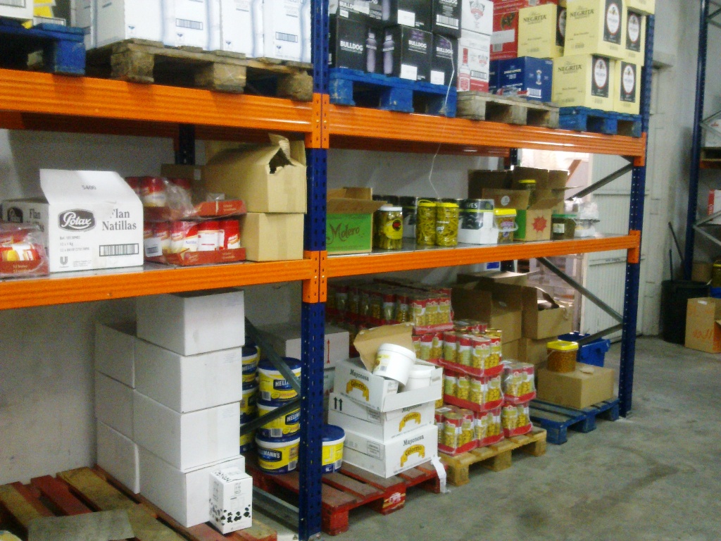 estanteria rack con estante intermedio de carga manual con tablero